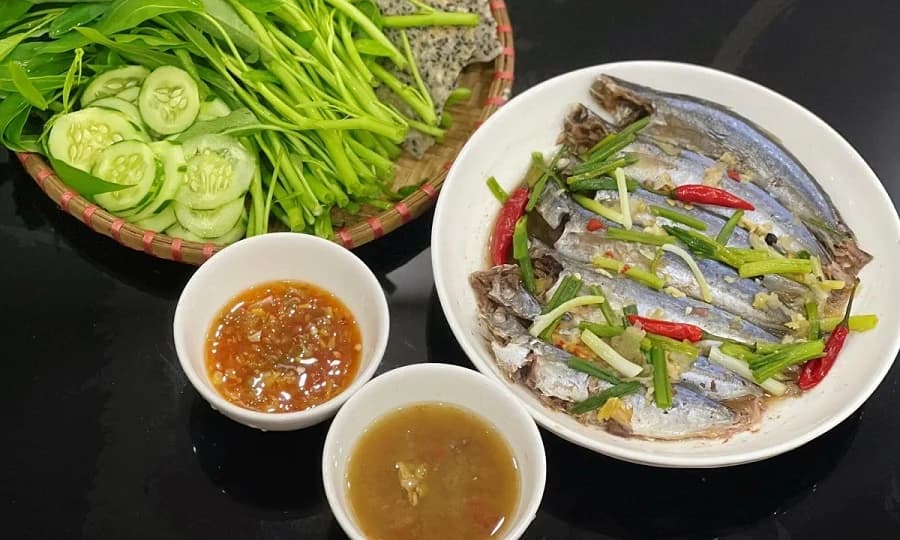 Cá nục cuốn bánh tráng Đà Nẵng