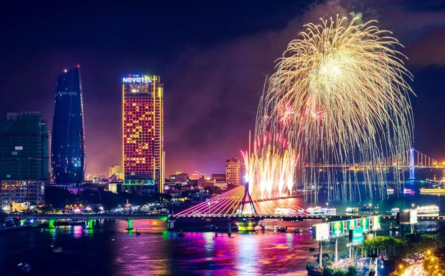 Hình ảnh minh họa cho Cầu Sông Hàn – View rộng và ít chen hơn
